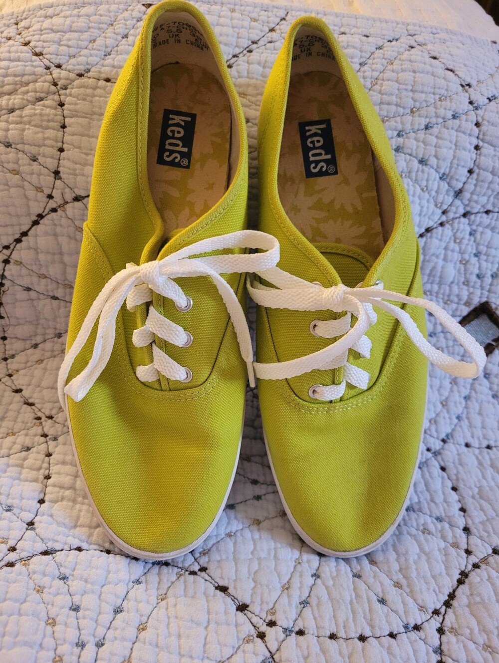 Lime Green Canvas Sz 8 KEDS